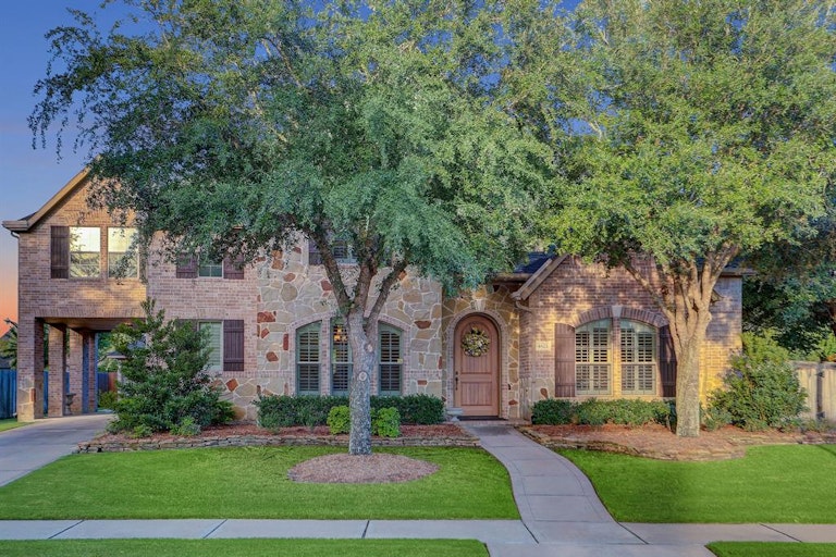 Photo 2 of 50 - 4823 Middlewood Manor Ln, Katy, TX 77494