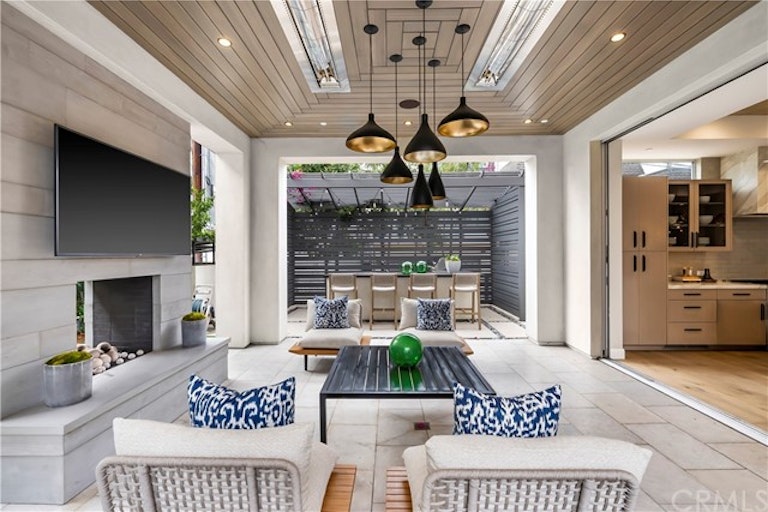 Photo 6 of 56 - 763 11th St, Manhattan Beach, CA 90266