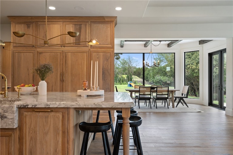 Photo 10 of 40 - 101 Bella Cima Dr, Austin, TX 78734