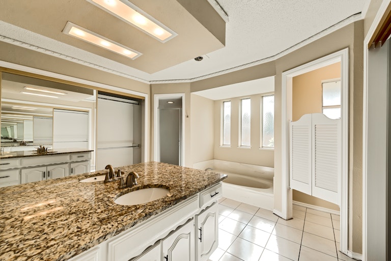 Photo 22 of 27 - 1528 Springtree Cir, Richardson, TX 75082