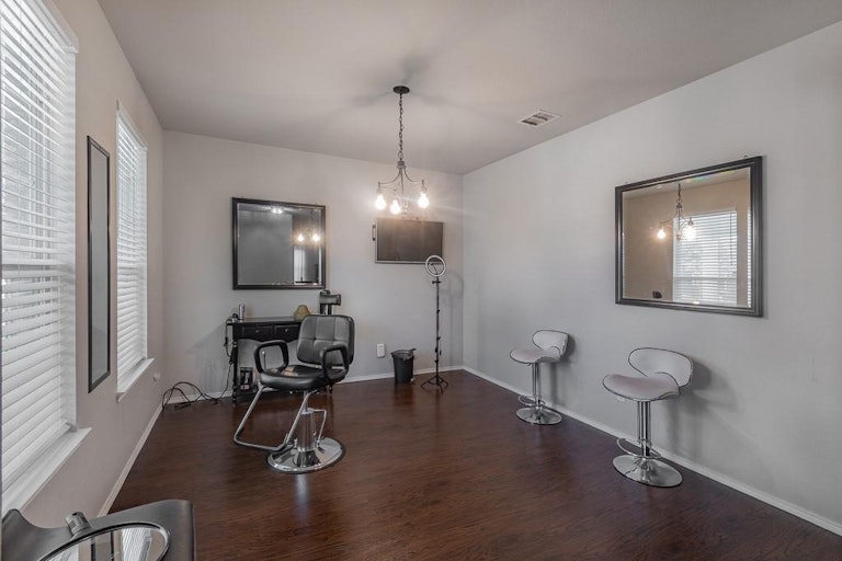 Photo 6 of 36 - 2854 Gospel Dr, Dallas, TX 75237