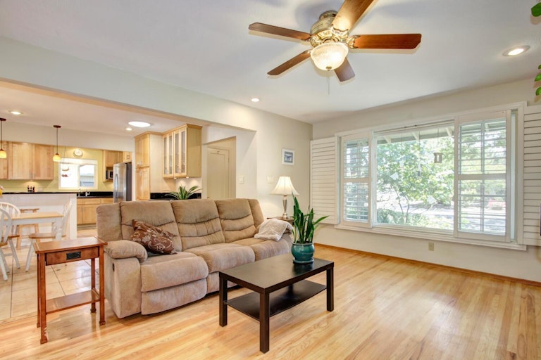Photo 16 of 87 - 4501 Moddison Ave, Sacramento, CA 95819