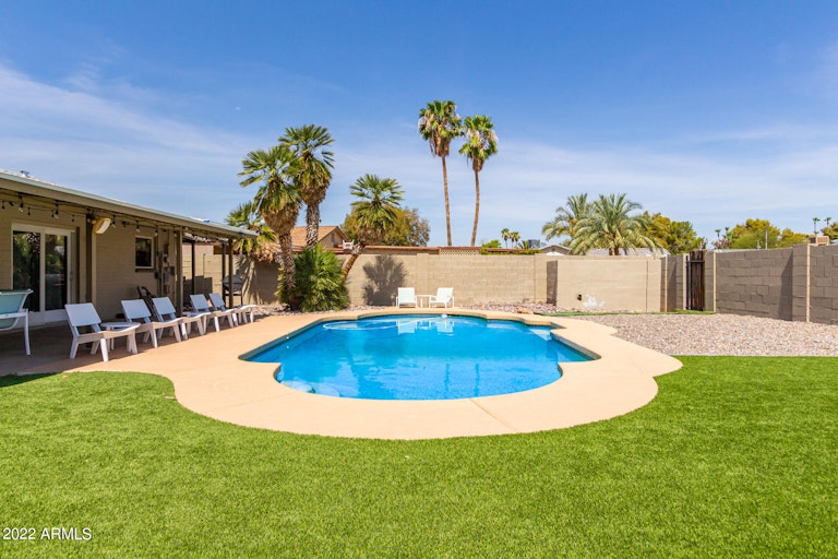 Photo 3 of 29 - 408 E Julie Dr, Tempe, AZ 85283