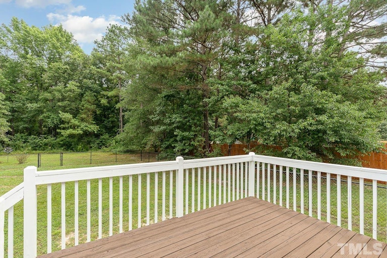 Photo 23 of 32 - 155 Duck Pond Ln, Clayton, NC 27520