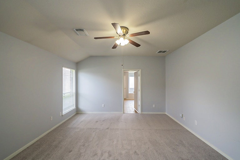 Photo 18 of 29 - 4115 Tree Mist Ct, Humble, TX 77346