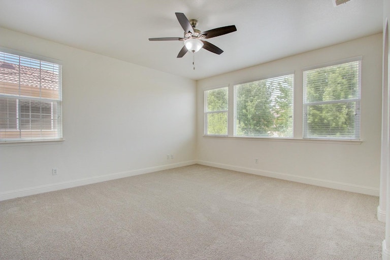 Photo 7 of 27 - 4018 Pinoche Peak Way, Rancho Cordova, CA 95742