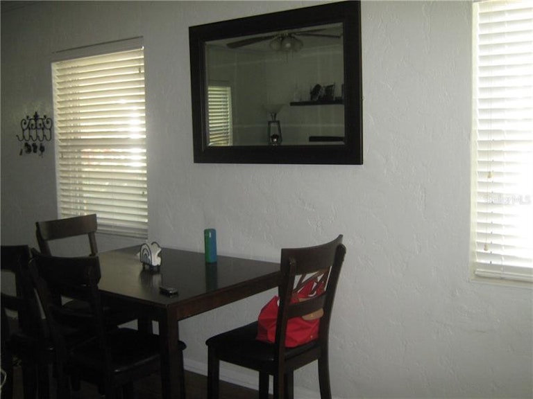 Photo 6 of 14 - 140 42nd Ave NE, Saint Petersburg, FL 33703
