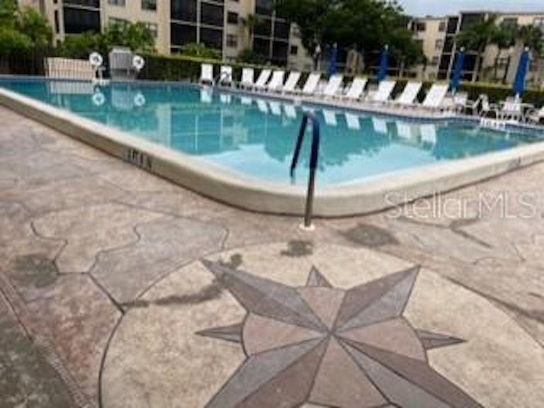 Photo 33 of 40 - 635 30th Ave W Unit F306, Bradenton, FL 34205