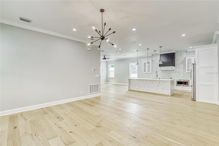 Photo 18 of 62 - 3108 W Cherokee Ave, Tampa, FL 33611