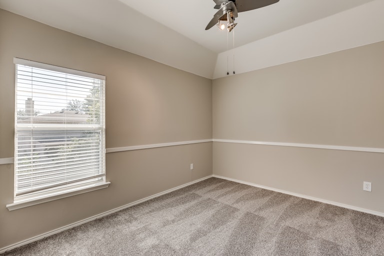 Photo 22 of 26 - 3301 Avery Ln, McKinney, TX 75070