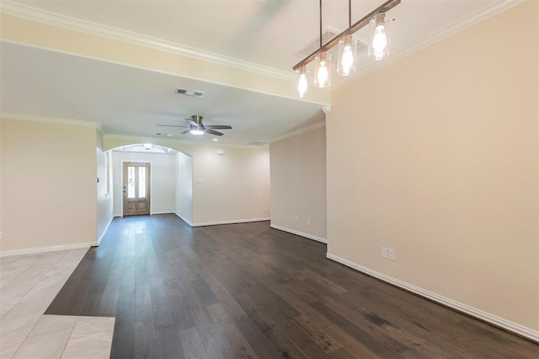 Photo 7 of 33 - 4165 Doyle Ln, Lancaster, TX 75134