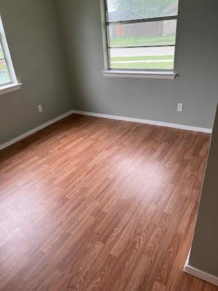Photo 7 of 18 - 1005 S Murray St, McKinney, TX 75069