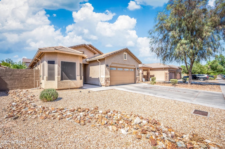 Photo 3 of 27 - 10142 W Wier Ave, Tolleson, AZ 85353