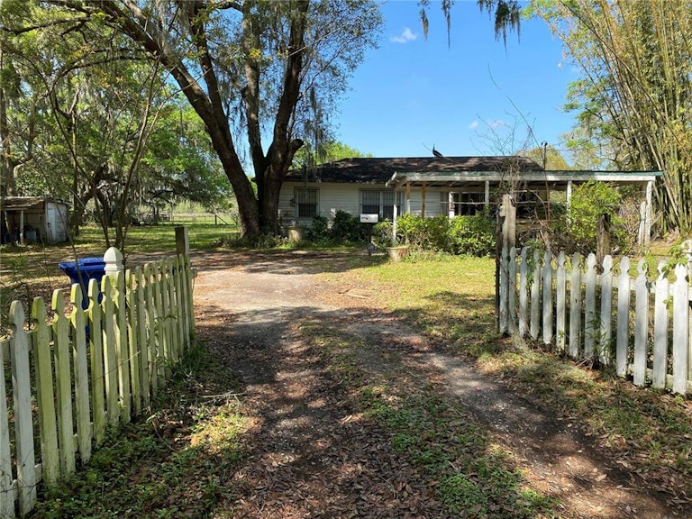 Photo 1 of 25 - 2330 N Valrico Rd, Seffner, FL 33584