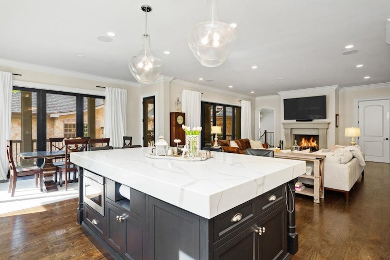 Photo 19 of 77 - 4268 Woodland Brook Dr SE, Atlanta, GA 30339