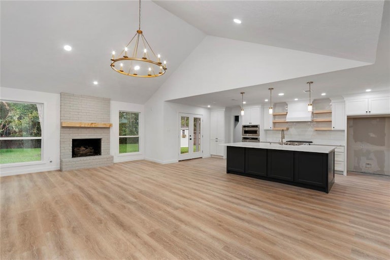Photo 7 of 48 - 1924 Foxtail Pl, Spring, TX 77380