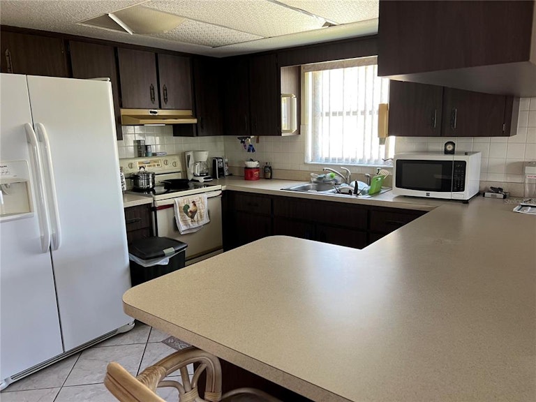 Photo 5 of 25 - 7431 Islander Ln, Hudson, FL 34667