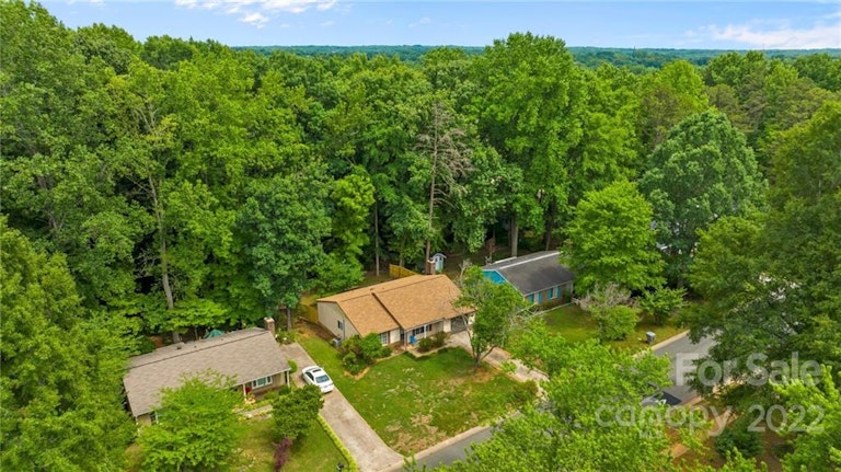 Photo 34 of 38 - 2700 Studley Rd, Charlotte, NC 28212