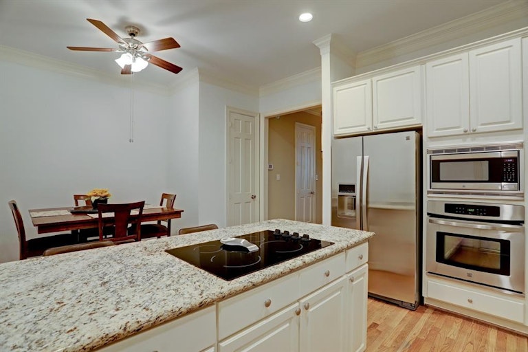 Photo 10 of 20 - 3235 Bellefontaine St, Houston, TX 77025