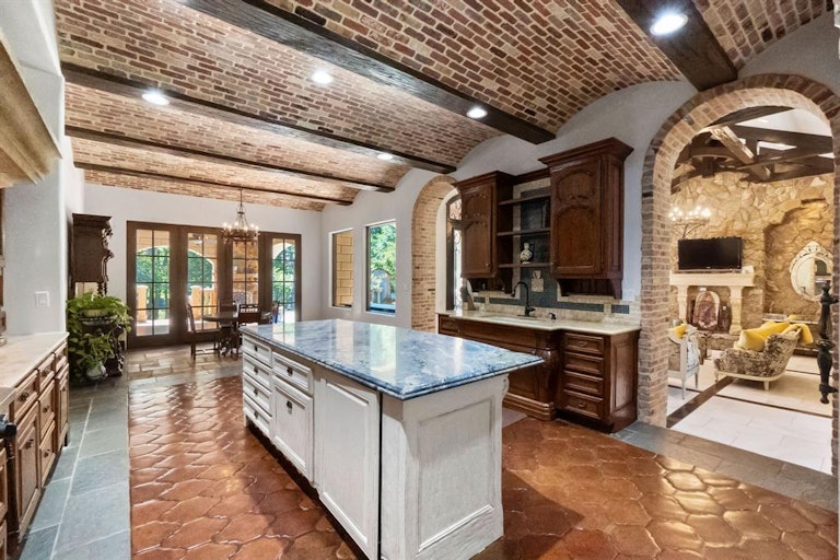 Photo 17 of 51 - 2426 Blue Lake Dr, Magnolia, TX 77354