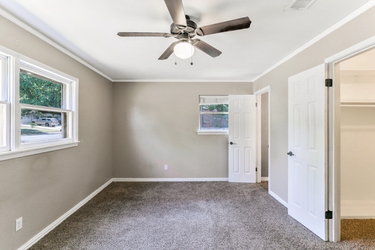 Photo 14 of 25 - 7008 Shauna Dr, North Richland Hills, TX 76180