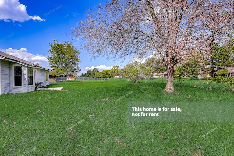 Photo 12 of 31 - 1937 Apopka Dr, Middleburg, FL 32068