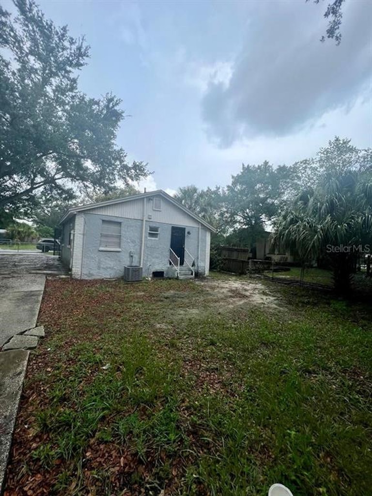 Photo 2 of 15 - 3804 N 53rd St, Tampa, FL 33619