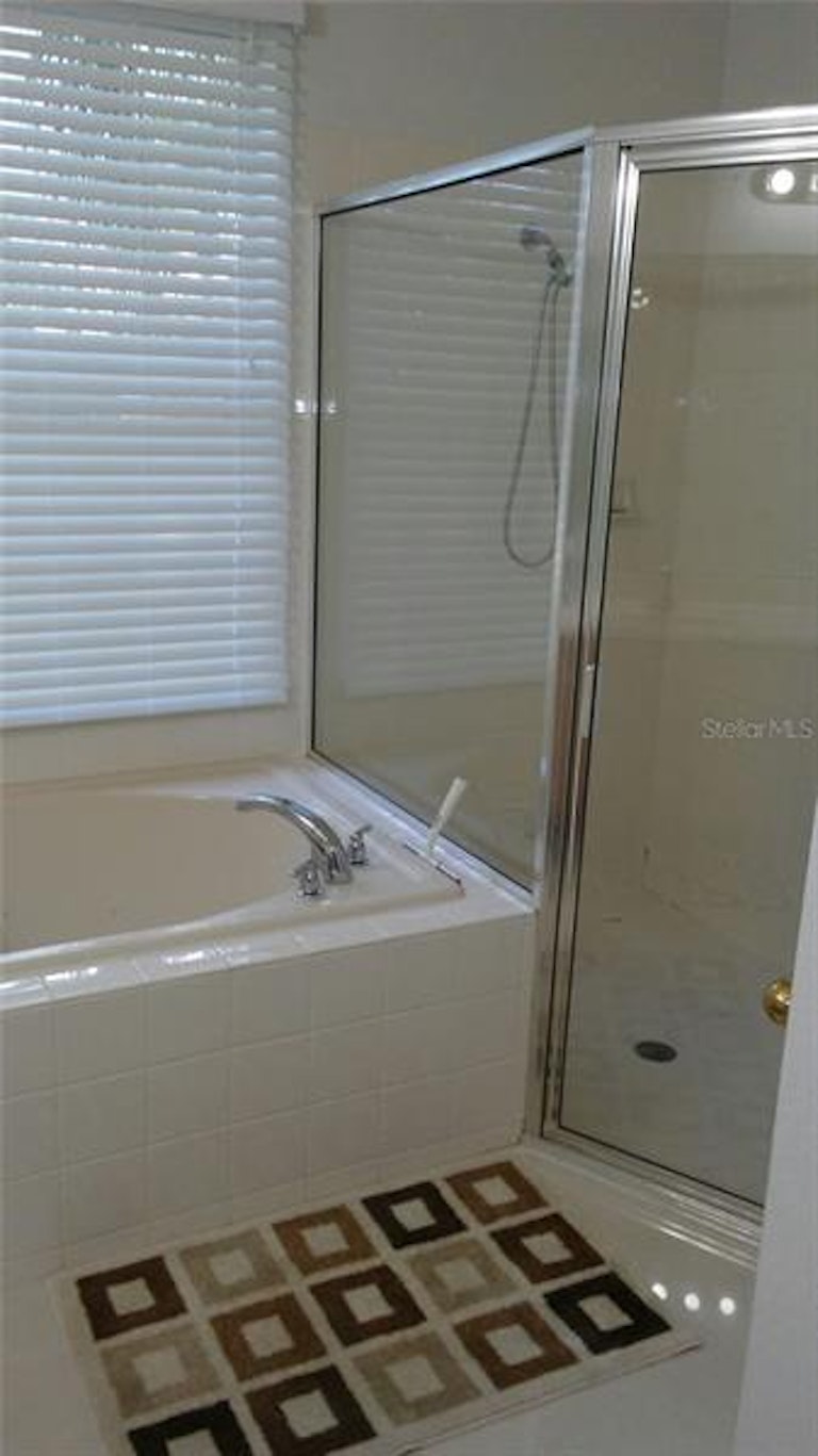 Photo 5 of 8 - 3633 Weatherfield Dr, Kissimmee, FL 34746
