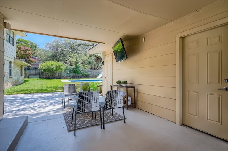Photo 24 of 28 - 9903 Marseilles Dr, Austin, TX 78750
