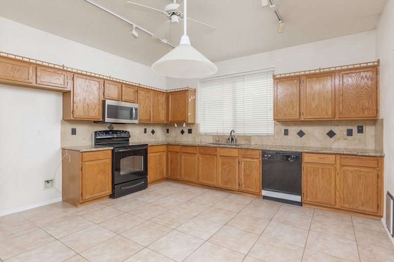 Photo 5 of 29 - 4592 W Toledo St, Chandler, AZ 85226