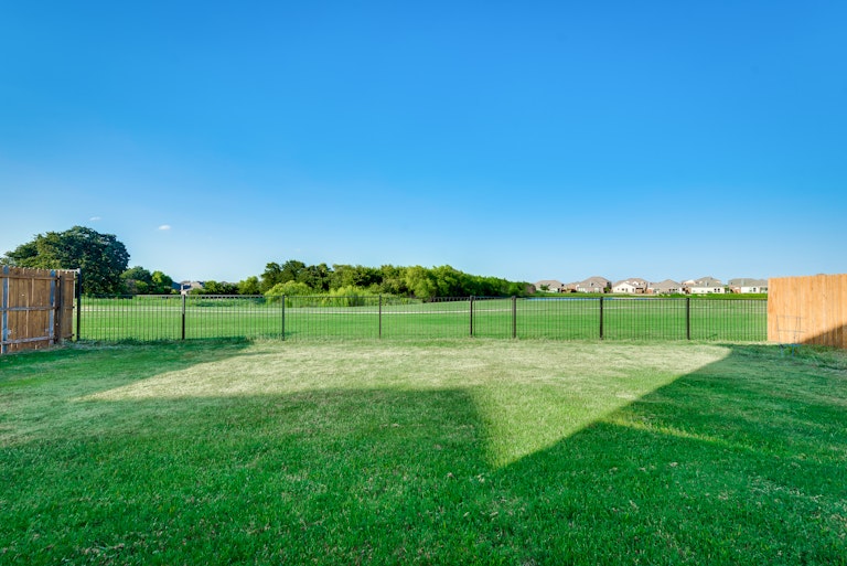 Photo 35 of 37 - 1129 Longhorn Dr, Aubrey, TX 76227