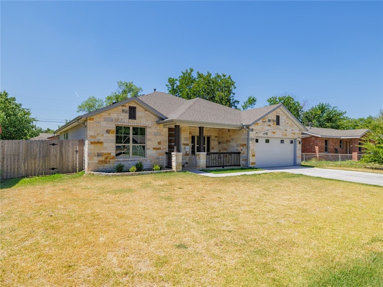 Photo 2 of 32 - 1413 Circle Dr, Round Rock, TX 78664