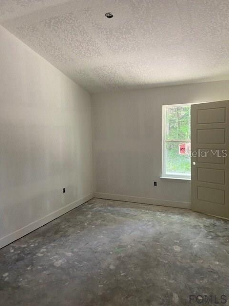 Photo 8 of 15 - 138 Sea Trl, Palm Coast, FL 32164