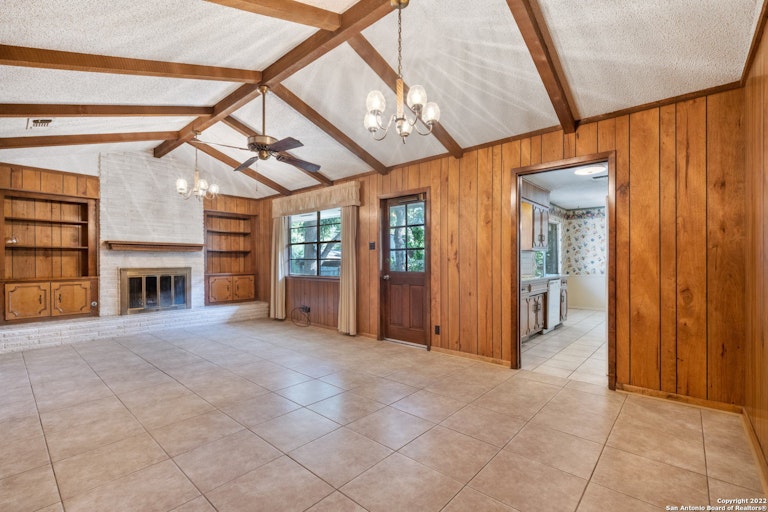 Photo 8 of 27 - 3538 Pinebluff Dr, San Antonio, TX 78230