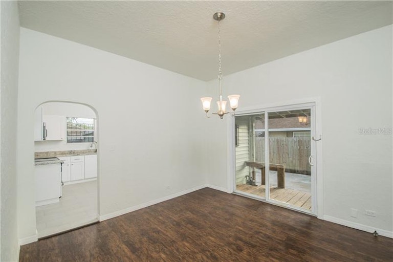 Photo 9 of 12 - 2721 W Chestnut St, Tampa, FL 33607