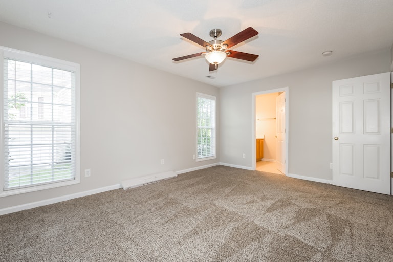 Photo 13 of 25 - 12 S Berrymeadow Ln, Durham, NC 27703