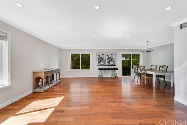 Photo 19 of 52 - 23644 Del Cerro Cir, Canoga Park, CA 91304