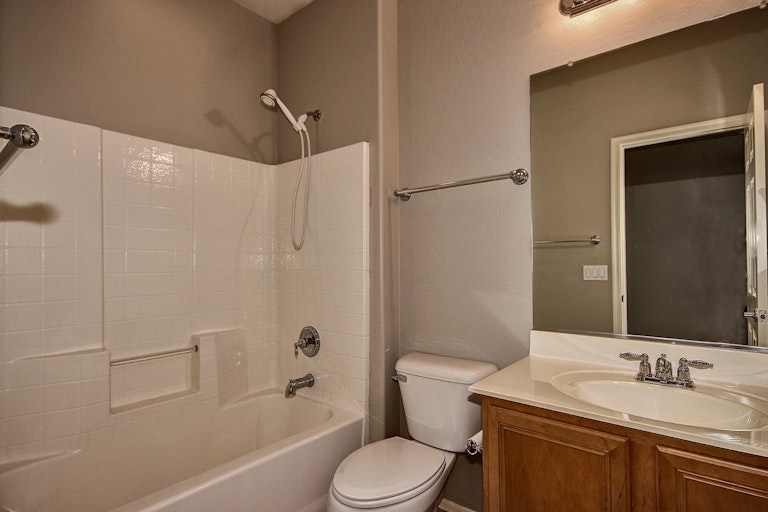 Photo 15 of 20 - 7412 W Wolf St, Phoenix, AZ 85033