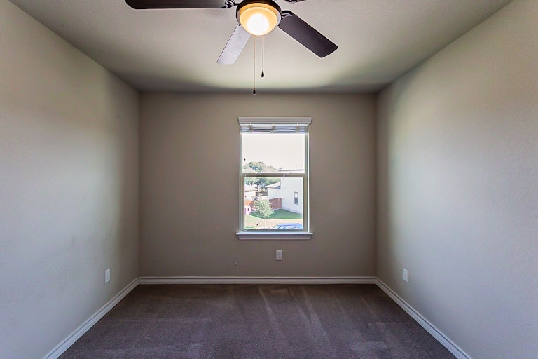 Photo 17 of 22 - 5602 Burr Blf, San Antonio, TX 78266