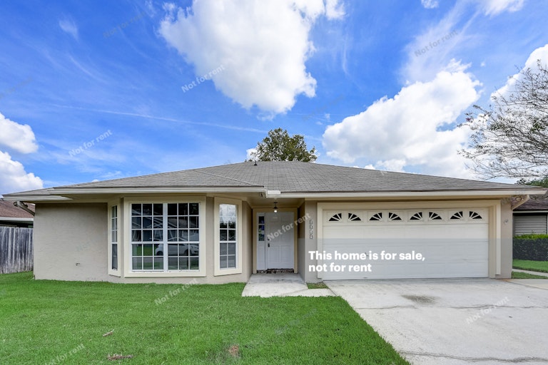 Photo 12 of 27 - 8029 Swamp Flower Dr, Jacksonville, FL 32244