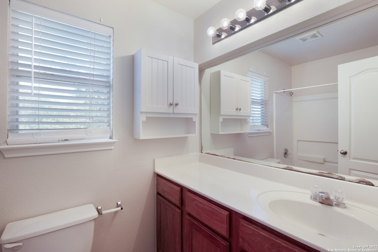 Photo 18 of 20 - 5555 Painter Grn, San Antonio, TX 78240