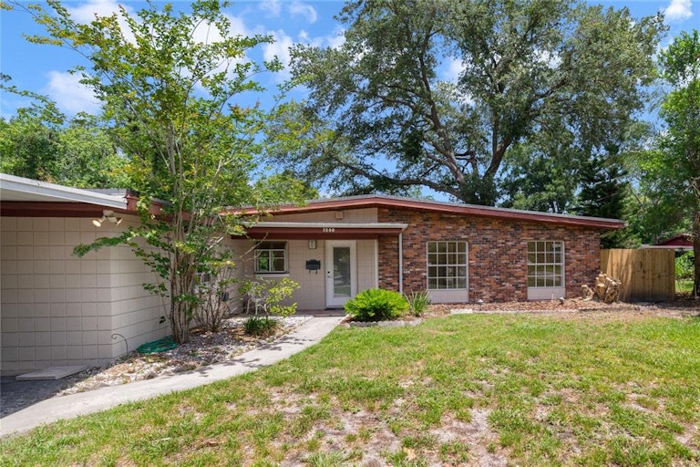 Photo 1 of 34 - 1200 Tanager Dr, Orlando, FL 32803