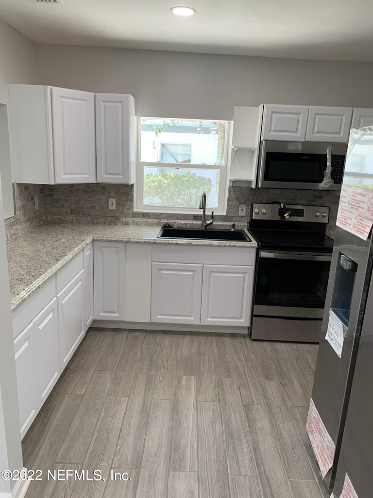 Photo 25 of 40 - 1821 Melson Ave, Jacksonville, FL 32254