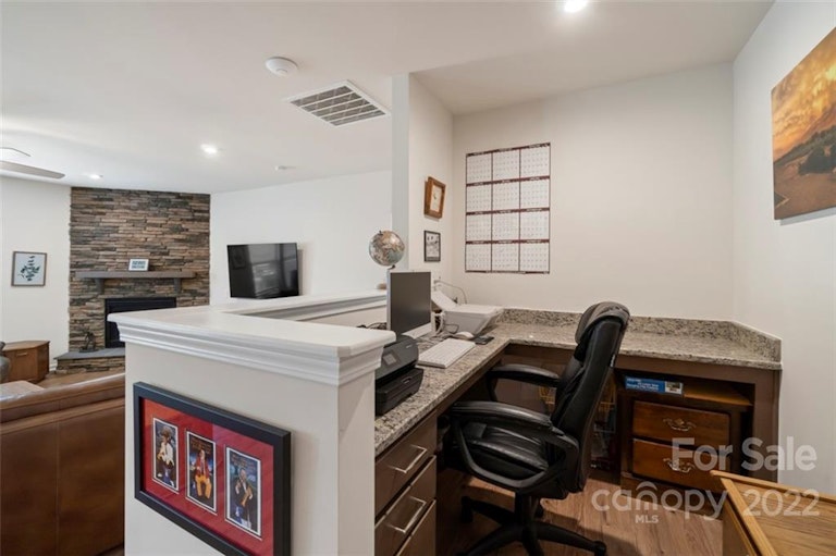 Photo 34 of 48 - 15003 Luna Dr, Charlotte, NC 28278