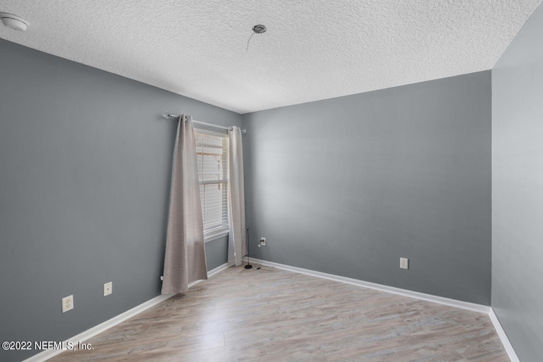 Photo 30 of 40 - 6304 Pendragon Pl, Jacksonville, FL 32258