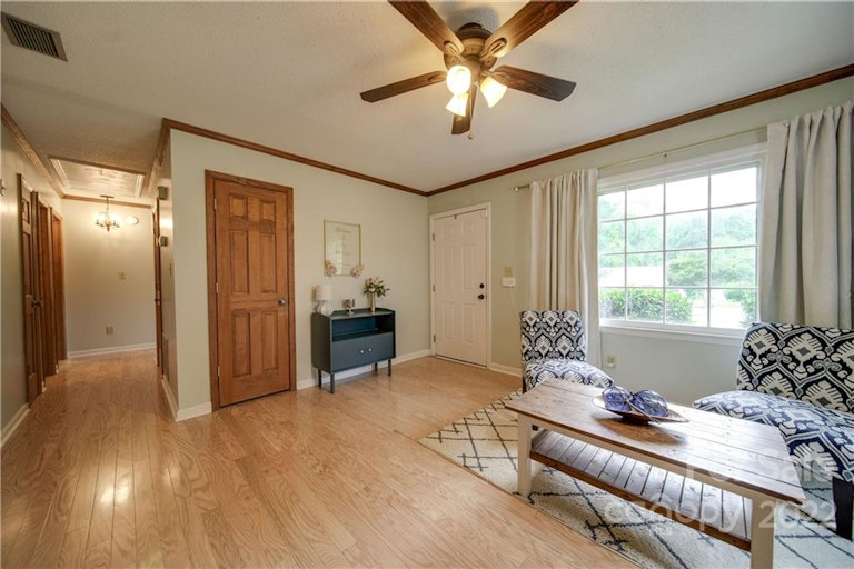 Photo 6 of 47 - 5802 Hillcrest Cir, Indian Trail, NC 28079
