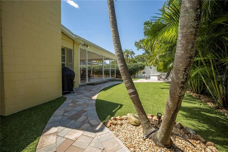 Photo 30 of 47 - 6041 16th Ln NE, Saint Petersburg, FL 33703