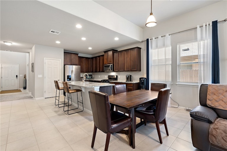 Photo 20 of 40 - 212 Walkup Ln, Leander, TX 78641