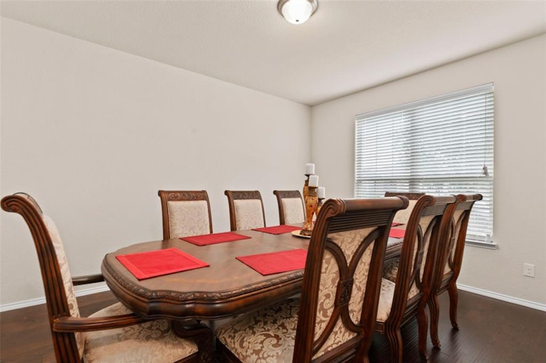 Photo 5 of 30 - 5408 Wharfside Pl, Denton, TX 76208
