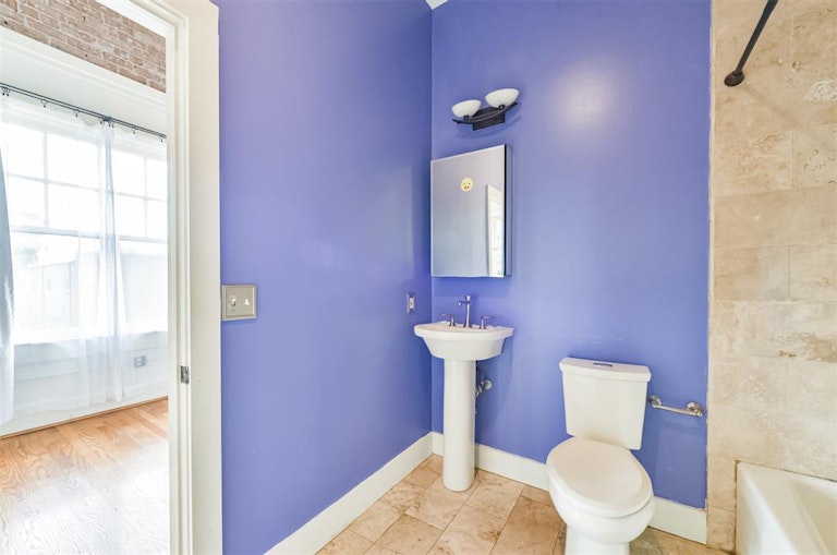 Photo 24 of 44 - 2700 Albany St #3B, Houston, TX 77006